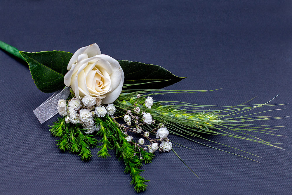 Boutonnieres - Chic